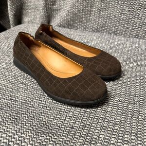 Samuel Hubbard Brown Suede Ballet Flats